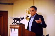 Σκουρλέτης: Σε δύο δόσεις η αύξηση του κατώτατου μισθού