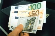Λήγει η προθεσμία των αιτήσεων για οικογενειακά επιδόματα έτους 2015