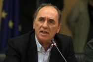 Σταθάκης: Μειώνονται σταδιακά οι χρεώσεις για χρήση πλαστικού χρήματος 