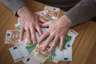 Ποιοι πρέπει να κάνουν νέα αίτηση έως 26 Δεκεμβρίου για το κοινωνικό μέρισμα