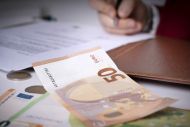 Επιστρεπτέα Προκαταβολή: Ποιοι θα έχουν πρόσθετη έκπτωση 15%