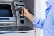ΕΦΚΑ- ΔΥΠΑ: Πληρώνονται από σήμερα οι συντάξεις - Ολες οι ημερομηνίες ανά Ταμείο
