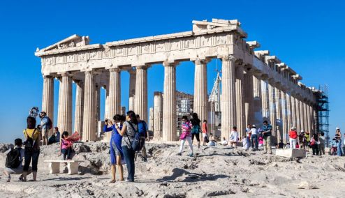 Picture 0 for Σε νέα τροχιά η οικονομία από το 2024: Οι 4 νάρκες και οι 5 κίνδυνοι που απειλούν την ανάπτυξη