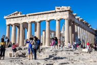 Σε νέα τροχιά η οικονομία από το 2024: Οι 4 νάρκες και οι 5 κίνδυνοι που απειλούν την ανάπτυξη