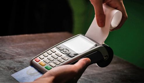 Picture 0 for Mπαίνουν τα POS σε ταξί, λαϊκές αγορές και περίπτερα - Οι προθεσμίες και τα πρόστιμα