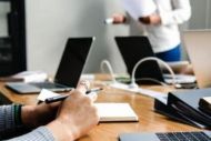 ΕΡΓΑΝΗ: Κατά 8,57% αυξήθηκε ο μέσος μισθός το 2023 – Κάτω από τον κατώτατο 700.000 εργαζόμενοι