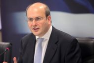 Χατζηδάκης: Να εξεταστεί από τις τράπεζες η μείωση των προμηθειών κατά τη χρήση των POS