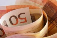 Κατώτατος μισθός: Σε πλήρη εξέλιξη οι διαβουλεύσεις για τη νέα αύξηση – Οι διαφορές και οι προτάσεις των φορέων