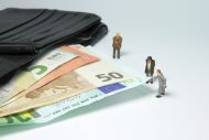 Συντάξεις Mαρτίου: Δείτε τις ημερομηνίες πληρωμής για όλα τα ταμεία