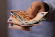 Κατώτατος μισθός: Διπλή αύξηση έως τα 1.000 ευρώ – Ποιοι εργαζόμενοι κερδίζουν