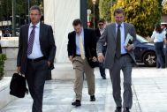 Πώς η κυβέρνηση θα «τουμπάρει» την τρόικα