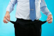 Δύο συν ένας πονοκέφαλοι για τον νέο Υπουργό Οικονομικών